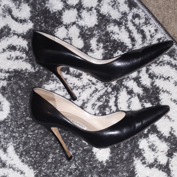Manola Blahnik black heels - Picture 2 of 5